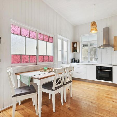 Gorgeous 3-Bed Family Home By Oxenham Park & Shops Brisbane Exterior foto