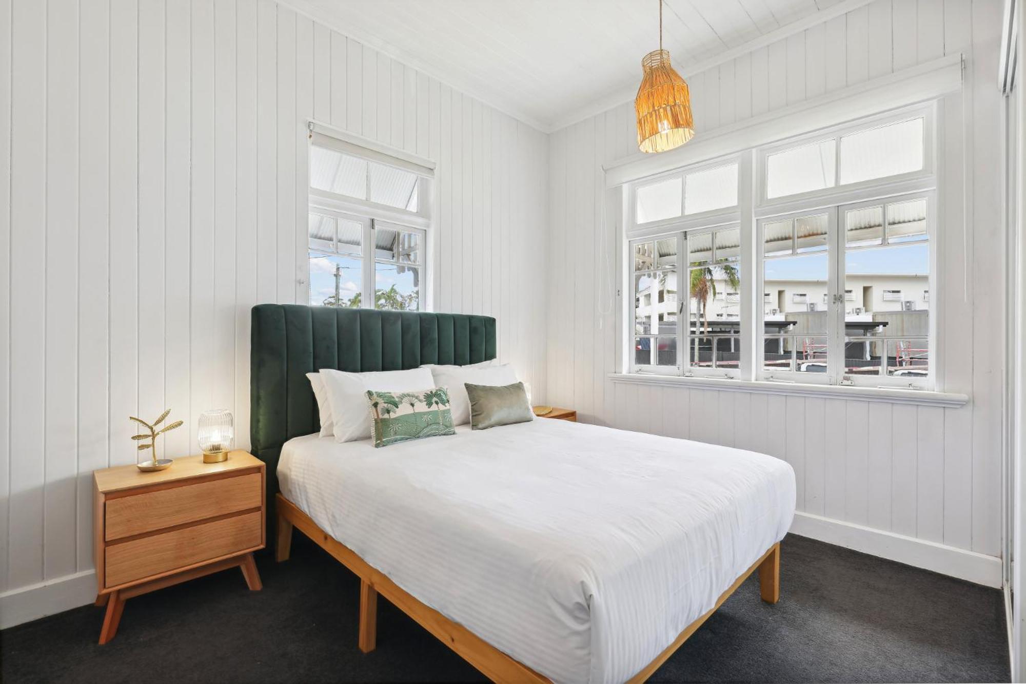 Gorgeous 3-Bed Family Home By Oxenham Park & Shops Brisbane Exterior foto